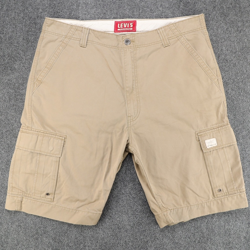 Levis Mens Cargo Shorts Khaki Tan Cotton Relaxed Fit Size 40 Utility Hiking